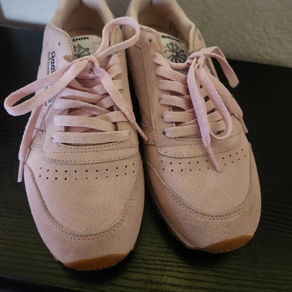 Reebok Shoes - Reebok pink shoes
